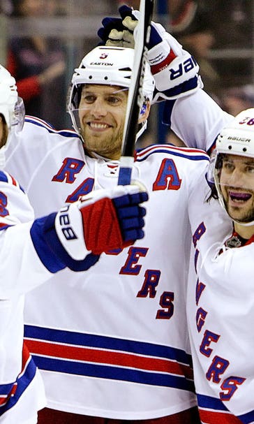 Rangers score 3 third-period goals in 1:17 for win over Blue Jackets